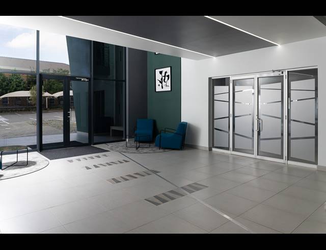 612M² OFFICE TO LET IN VORNA VALLEY